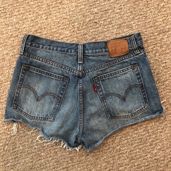 Levi’s 501 cut off shorts - Picture 3 of 3